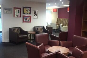 בית מלון כפרי Legacy Preston International