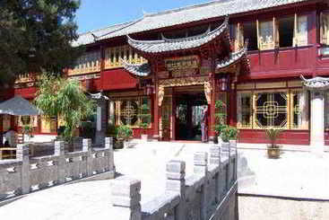 هتل Lijiang Wangfu Mansion
