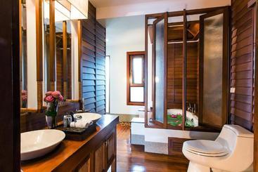 هتل Oasis Baan Saen Doi Spa Resort