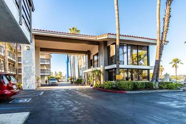 هتل Studio 6 Anaheim, Ca