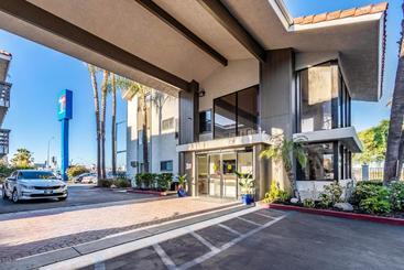 هتل Studio 6 Anaheim, Ca