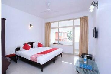 בית מלון כפרי Swapnatheeram Beach Resort