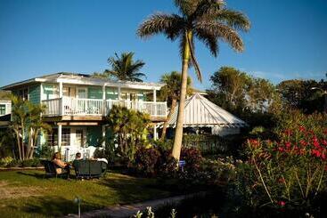 Курорт Tropic Isle At Anna Maria Island Inn