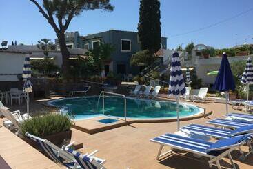 هتل Albergo Villa Mario
