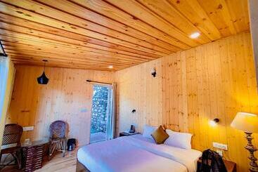 בית מלון כפרי Thehimalayanliving Whistling Pines