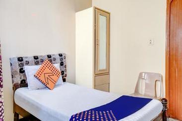 هتل Spot On 75636 Omkar Lodge