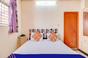 هتل Spot On 75636 Omkar Lodge