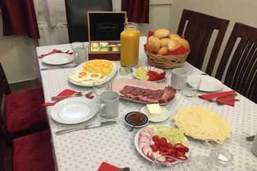 تختخواب و صبحانه Kikerics Vendégház