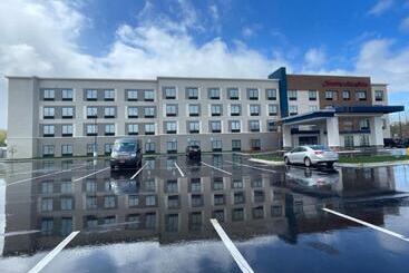 בית מלון כפרי Hampton Inn & Suites Ypsilanti