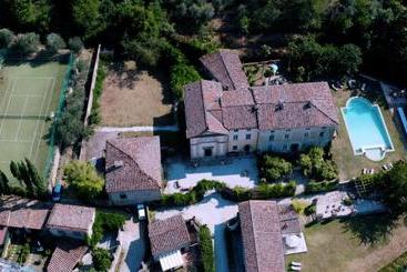 تختخواب و صبحانه Villa Nottolini