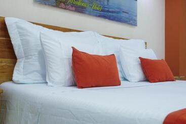 هتل Kamaleb Farallones