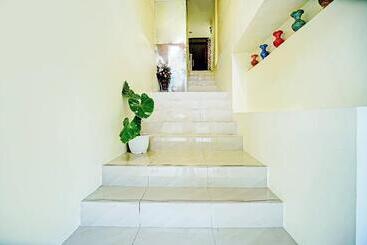 فندق Oyo 90331 Toba Shanda