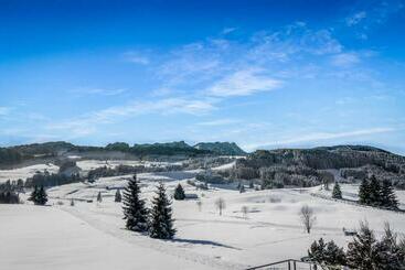هتل Swiss Mountain Golf Restaurant Gonten