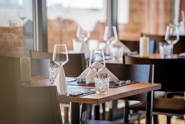 هتل Swiss Mountain Golf Restaurant Gonten
