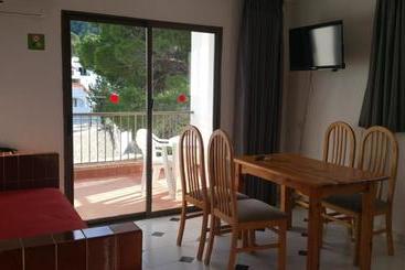 Es Grop Apartments