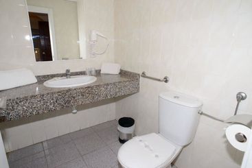 مسافرخانه Tarba