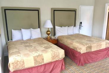 هتل Americas Best Value Inn & Suites  Soma