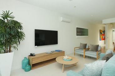 هتل Pool Resort Port Douglas