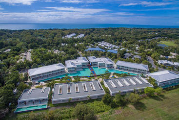 هتل Pool Resort Port Douglas