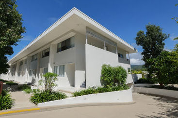 هتل Pool Resort Port Douglas