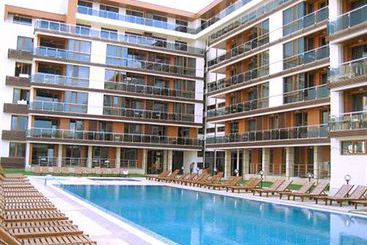 Pomorie Bay Apartments & Spa