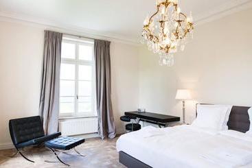 تختخواب و صبحانه Château Charles