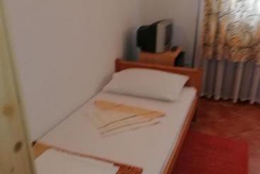 ホテル Guest Accommodation Licka Kapa