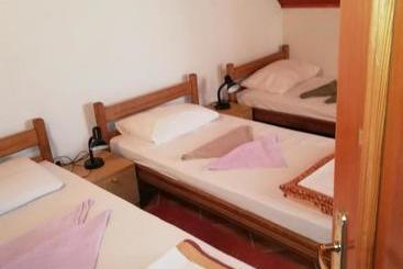 هتل Guest Accommodation Licka Kapa