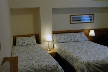 هتل Oaktree Lodge
