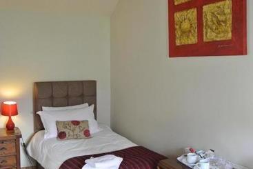 هتل The Horse & Jockey Inn