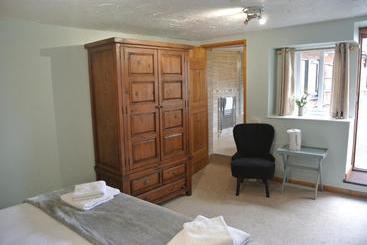 هتل The Horse & Jockey Inn