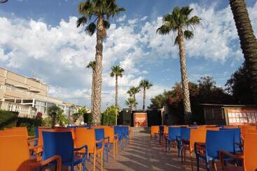 Aparthotel Arenas de Son Bou