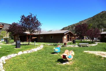 هتل Càmping Vall De Camprodon