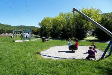 هتل Càmping Vall De Camprodon