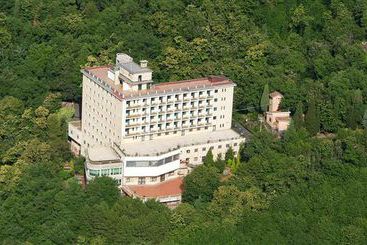 هتل Emmaus Albergo del Bosco