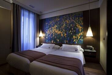هتل آپارتمان Suites Gran Via 44
