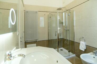 مبيت وإفطار Coclee Suite Palace