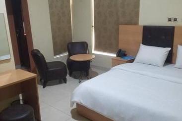 هتل Ayaakaje Guest House