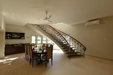 هتل Manohari - The Tea Retreat Resort