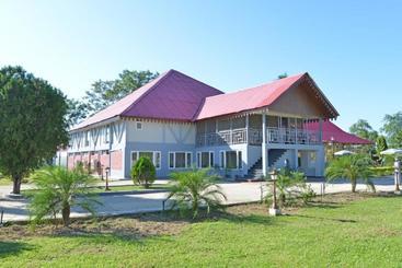 هتل Manohari - The Tea Retreat Resort