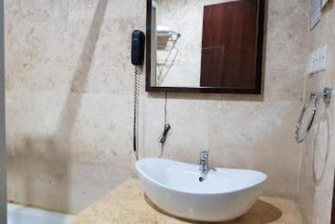 پانسیون Room In Lodge Full Moon Hotel Owerri