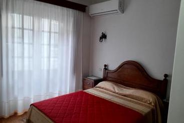 پانسیون Residencial Das Trinas 2