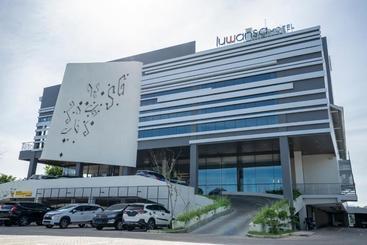 Luwansa Hotel And Convention Center Manado