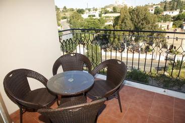Apartamentos Turisticos Aguilas De Los Collados