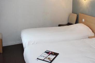 هتل P'tit Dej-Hôtel Clermont-Ferrand Centre