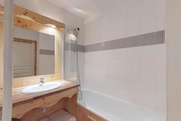 Le Hameau D Orelle Spa & Piscine  Appartments E