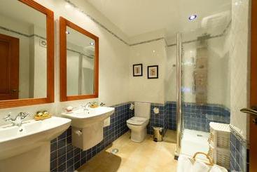 Aparthotel Capitolina