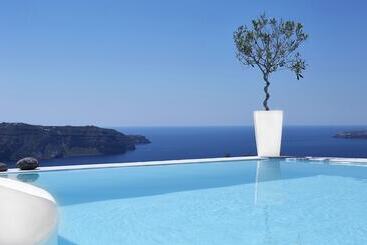 هتل Athermi Suites  Adults Only