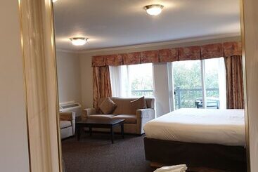 酒店 Riverland Inn & Suites
