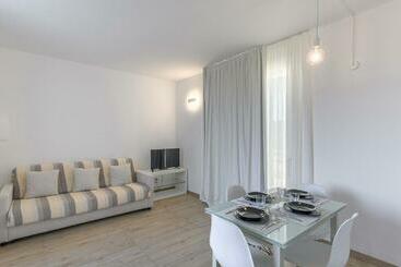 Capo Falcone Beach Charming Apartments Stintino